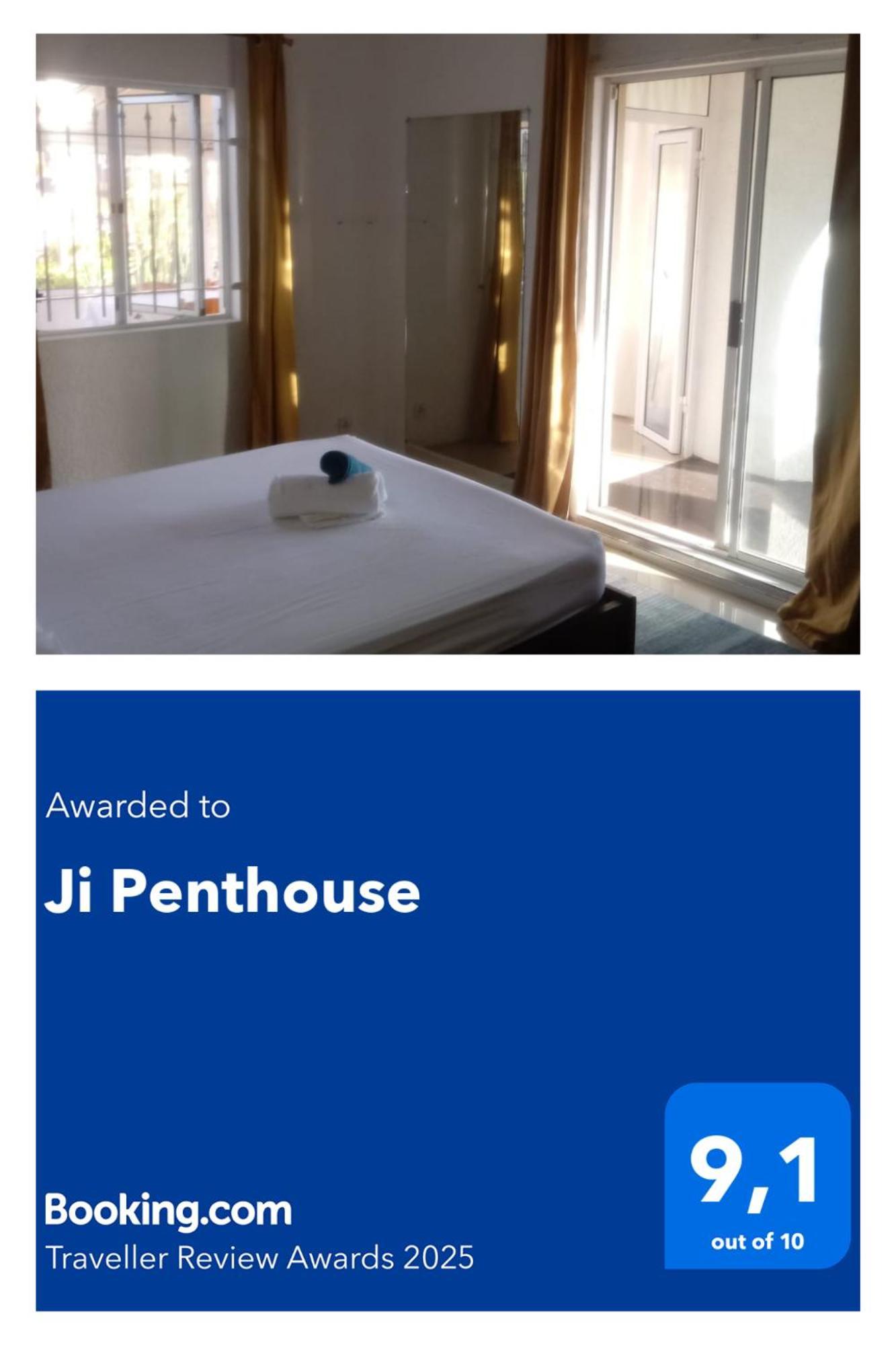 Ji Penthouse Apartment Flic-en-Flacq Екстериор снимка